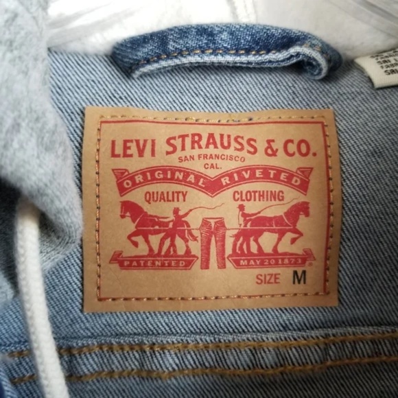 Levi's denim jacket, size Medium — excellent condition, worn once. - Picture 3 of 3